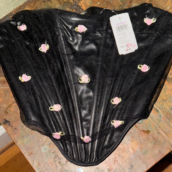 Windsor| ‘Trend Alert’ Faux Leather Corset - Picture 5 of 8